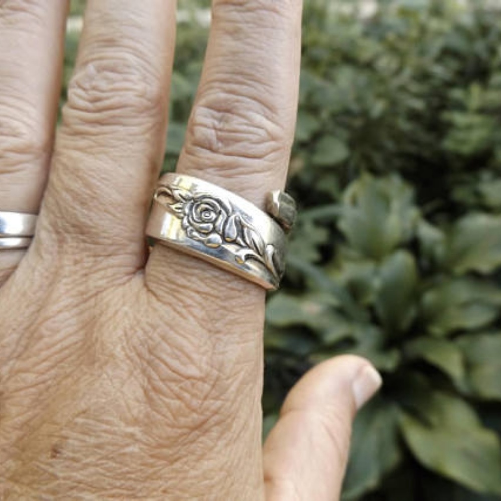 W.M Rogers Oneida silver-plated spoon ring size 10
